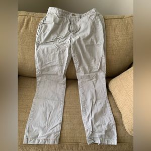 Men’s Vineyard Vines pants.